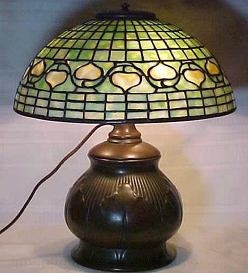 Meyda Lighting 129286 Authentic Tiffany Acorn & Tobacco Leaf Table Lamp